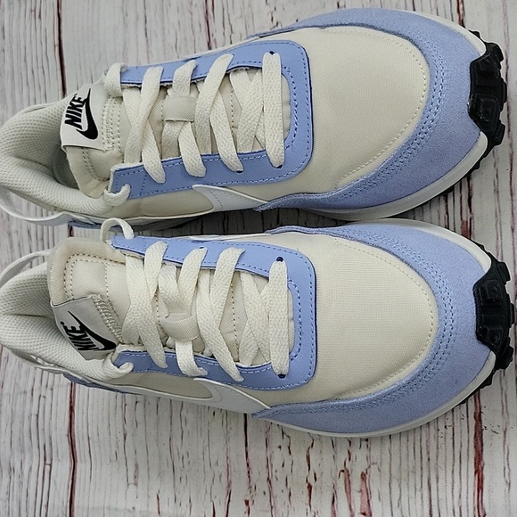 Nike White and Light Blue Sneakers Waffle Sneakers NWOT Women's Size 7.5 - Picture 7 of 10